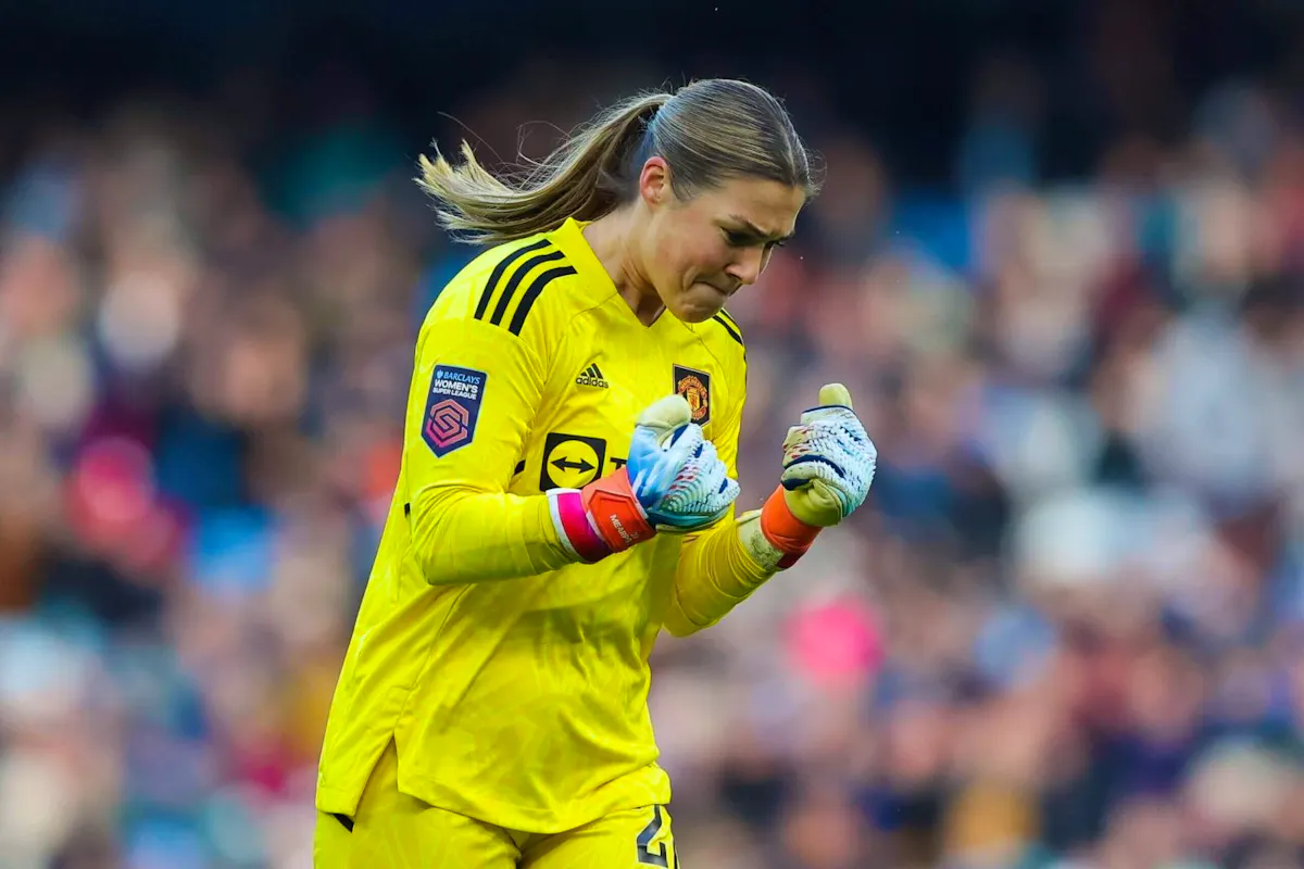 Mary Earps playing for Manchester United.
